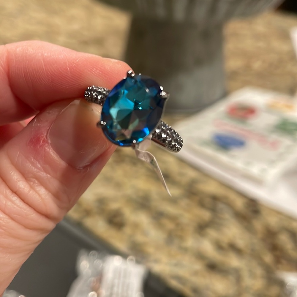 Bomb party size 8 ring